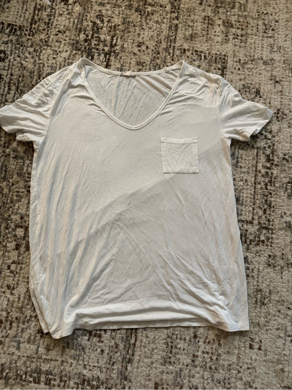 LA MIEL White V-Neck Pocket Short Sleeve Tee